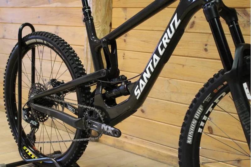 Current Demo Bike // Santa Cruz Nomad - C - R Model - LRG - Black-3