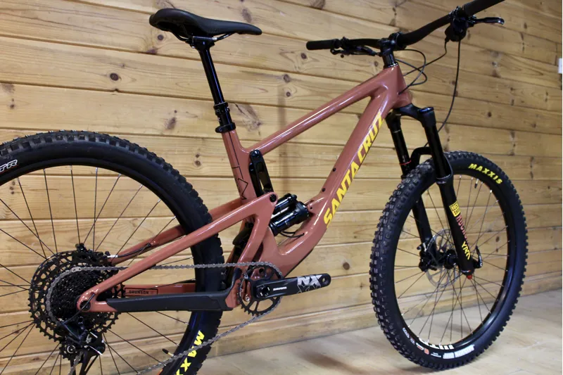 Current Demo Bike Santa Cruz Bronson C R Model Red