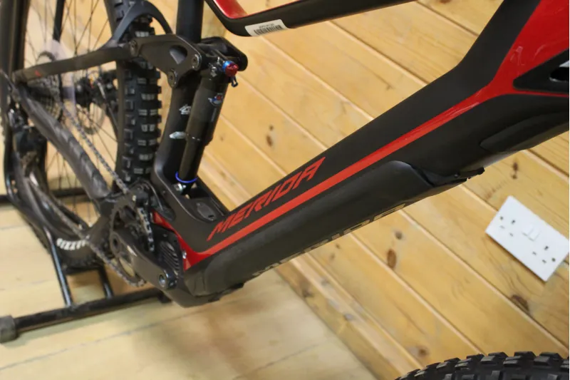 Ex-Demo Bike - Merida E-140 - 4000 - Red/Black - XLarge-2