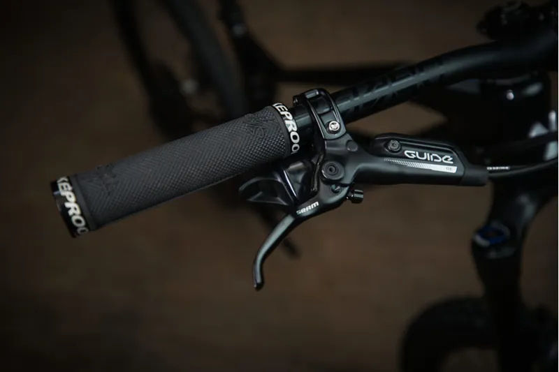 Nukeproof Mega 275c - 2020 - Pro Model - Carbon / Black-3