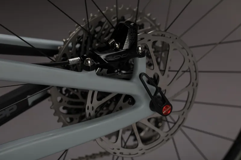 Santa Cruz Bronson - C - 2019 - S Model - Primer Grey and Silver-3