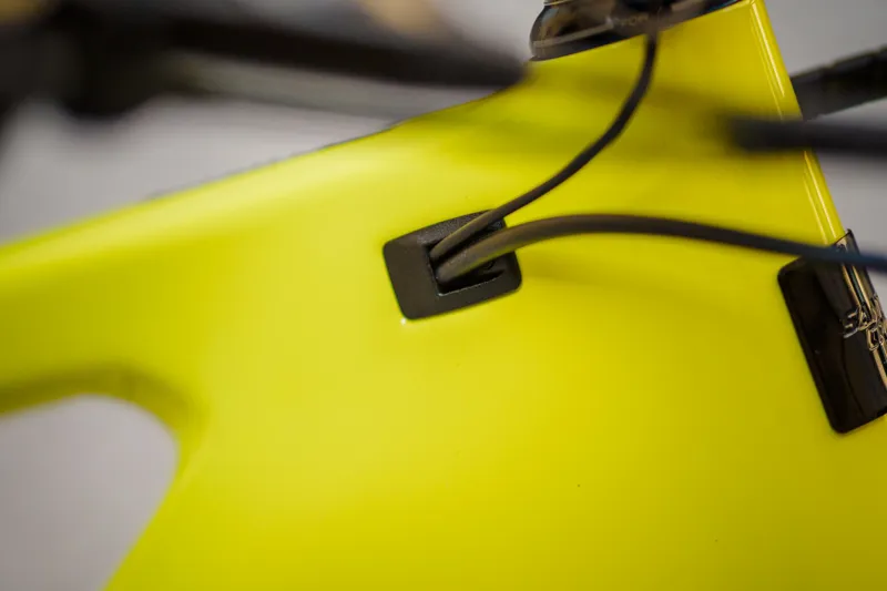 Santa Cruz Heckler - CC - R Model - Yellow / Black - Electric Bike-11