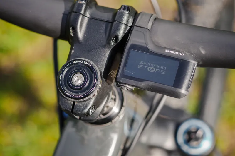 Santa Cruz Heckler - CC - R Model - Black Out - Electric Bike-8