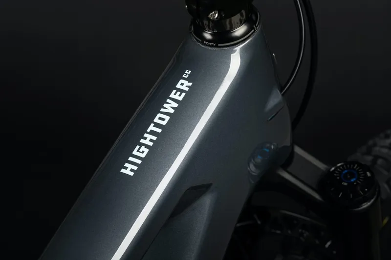 Santa Cruz Hightower C - R Model 2024 Full Suspension Bike in Glos BLU-3